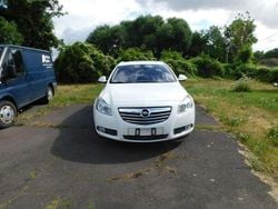 Weiß Gebraucht 2012 Opel Insignia Edition Kombi | 5.499 € (Fairer Preis)