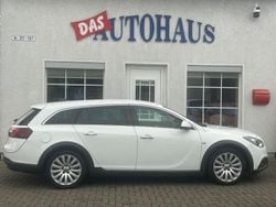 Weiß Gebraucht 2016 Opel Insignia Country Tourer Basis Kombi | 8.400 € (Fairer Preis)