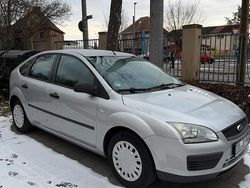 Grau Gebraucht 2005 Ford Focus Limousine | 3.199 € (Fairer Preis)