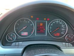 Grau Gebraucht 2001 Audi A4 Limousine | 600 € (Superpreis)