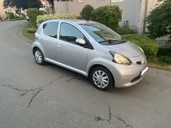 Silber Gebraucht 2009 Toyota Aygo Kleinwagen | 2.200 € (Guter Preis)