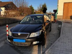 Schwarz Gebraucht 2009 Skoda Octavia Kombi | 2.000 € (Fairer Preis)