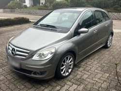 Grau Gebraucht 2008 Mercedes B200 Van / Kleinbus | 3.500 € (Fairer Preis)