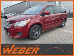 Rot Gebraucht 2011 VW Routan SEL Van / Kleinbus | 5.750 €