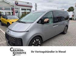 Shimmer silver Gebraucht 2024 Hyundai Staria Signature Van | 44.490 € (Superpreis)