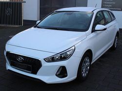 Weiß Gebraucht 2018 Hyundai i30 Select Kombi | 11.890 € (Fairer Preis)