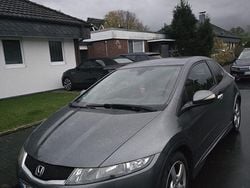 Grau Gebraucht 2009 Honda Civic Limousine | 5.200 € (Fairer Preis)