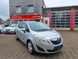 Silber Gebraucht 2011 Opel Meriva Design Edition Van / Kleinbus | 5.500 € (Guter Preis)