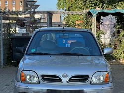 Silber Gebraucht 2001 Nissan Micra Kleinwagen | 1.799 € (Fairer Preis)