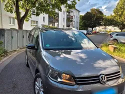 Grau Gebraucht 2012 VW Touran Style Van / Kleinbus | 6.500 € (Guter Preis)