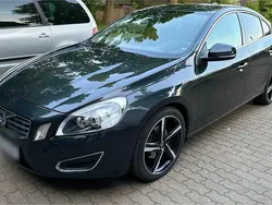 Grau Gebraucht 2013 Volvo S60 Limousine | 8.200 € (Guter Preis)