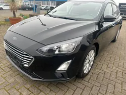 Obsidianschwarz metallic Gebraucht 2020 Ford Focus Cool & Connect Kombi | 10.555 € (Guter Preis)