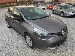Grau Gebraucht 2015 Renault Clio IV Expression Limousine | 5.950 € (Superpreis)