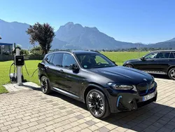 Grau Gebraucht 2023 BMW iX3 Impressive SUV | 46.499 € (Guter Preis)