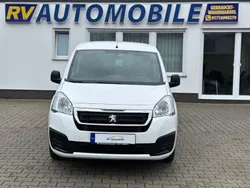 Weiß Gebraucht 2016 Peugeot Partner Tepee Active Van / Kleinbus | 9.999 € (Fairer Preis)