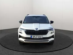 Weiss Gebraucht 2024 Skoda Karoq SportLine SUV | 37.422 € (Teuer)
