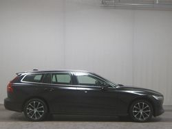 Schwarz Gebraucht 2020 Volvo V60 Momentum Kombi | 16.480 € (Guter Preis)