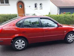 Rot Gebraucht 2001 Toyota Corolla Limousine | 3.700 € (Etwas zu teuer)