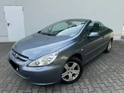 Grau Gebraucht 2005 Peugeot 307 CC Cabrio | 1.999 €