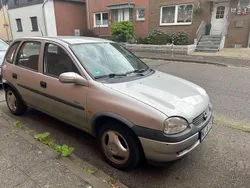 Silber Gebraucht 2000 Opel Corsa Edition Limousine | 750 € (Guter Preis)