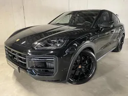 Chromitschwarzmetallic Neu 2025 Porsche Cayenne Turbo E-Hybrid SUV | 246.108 €