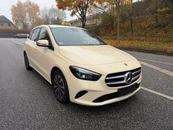 Beige Gebraucht 2022 Mercedes B180 Van / Kleinbus | 23.800 € (Guter Preis)