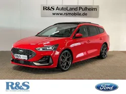 Rot Gebraucht 2023 Ford Focus ST Kombi | 28.890 € (Guter Preis)