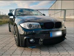 Schwarz Gebraucht 2011 BMW 118 Coupé Advantage Coupé | 8.999 € (Fairer Preis)