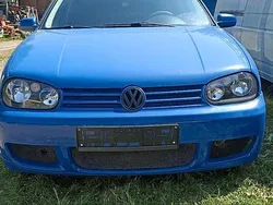 Blau Gebraucht 2001 VW Golf IV Limousine | 700 € (Guter Preis)