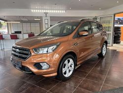 Torinobraun metallic Gebraucht 2018 Ford Kuga ST-Line SUV | 15.999 € (Fairer Preis)