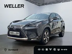 Graphitschwarz Gebraucht 2018 Lexus NX300h E-FOUR Luxury Line SUV | 29.980 € (Fairer Preis)