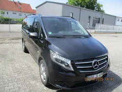 Schwarz Gebraucht 2017 Mercedes Vito Van / Kleinbus | 24.500 €