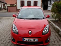 Rot Gebraucht 2010 Renault Twingo Kleinwagen | 6.000 €
