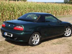 Grün Gebraucht 1999 MG F Cabrio | 9.000 €