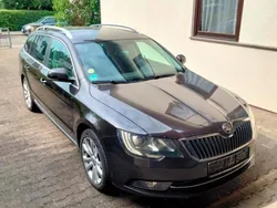 Braun Gebraucht 2014 Skoda Superb Exclusive Kombi | 6.900 € (Teuer)