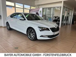 Weiß Gebraucht 2017 Skoda Superb LAURIN & KLEMENT Limousine | 21.490 € (Fairer Preis)