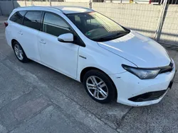 Weiß Gebraucht 2019 Toyota Auris Touring Sports Kombi | 9.500 € (Fairer Preis)