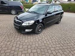 Schwarz Gebraucht 2011 Skoda Fabia Elegance Kombi | 1.600 € (Superpreis)