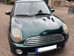 Grün Gebraucht 2009 Mini Cooper Kleinwagen | 2.000 €