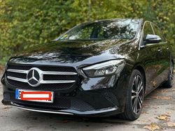 Schwarz Gebraucht 2019 Mercedes B200 Van / Kleinbus | 21.900 € (Superpreis)
