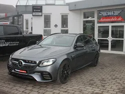 Grau Gebraucht 2018 Mercedes E63S AMG AMG Limousine | 64.900 € (Fairer Preis)