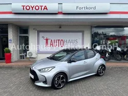 Silber Neu 2024 Toyota Yaris Hybrid Edition Limousine | 27.980 € (Fairer Preis)