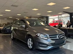 Grau Gebraucht 2016 Mercedes B180 Van / Kleinbus | 15.900 € (Fairer Preis)
