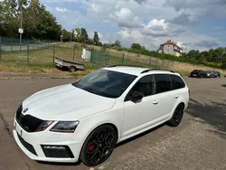 Weiß Gebraucht 2020 Skoda Octavia RS Kombi | 22.700 € (Fairer Preis)