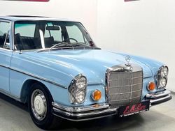 Blau Gebraucht 1973 Mercedes 280 SE Limousine | 39.990 €