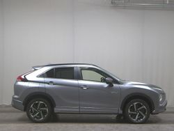 Grau Gebraucht 2022 Mitsubishi Eclipse Cross Plus SUV | 17.280 € (Guter Preis)
