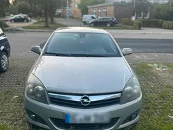 Silber Gebraucht 2005 Opel Astra GTC Kleinwagen | 1.000 € (Guter Preis)