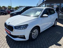 Weiß Gebraucht 2024 Skoda Fabia Selection Limousine | 15.490 € (Superpreis)