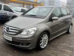 Grau Gebraucht 2006 Mercedes B200 Van / Kleinbus | 5.490 € (Fairer Preis)