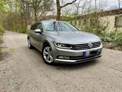 Grau Gebraucht 2015 VW Passat Comfortline Kombi | 17.500 €